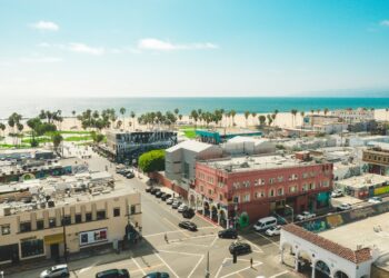 Buying an Investment Property In L.A.? Hire a Property Manager