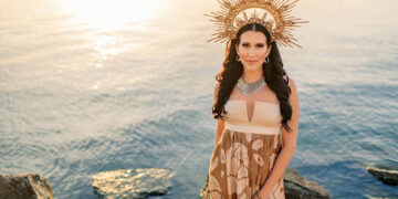 Keynote Speaker Christina Deering on Releasing Scarcity and Building a Scalable, Seven-Figure Business from Abundance