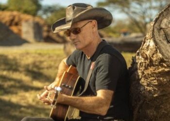 Holy Noise, Barroom Psalms & Backroad Truths: The 12 Best Male Country Artists of 2025