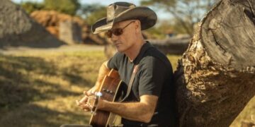 Holy Noise, Barroom Psalms & Backroad Truths: The 12 Best Male Country Artists of 2025