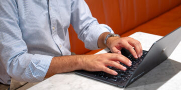 Riley Kaminer on Why Investor Content Misses the Mark